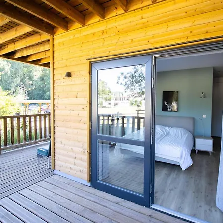 Recreatiedomein Warredal - The Lodge Neeroeteren Exterior photo